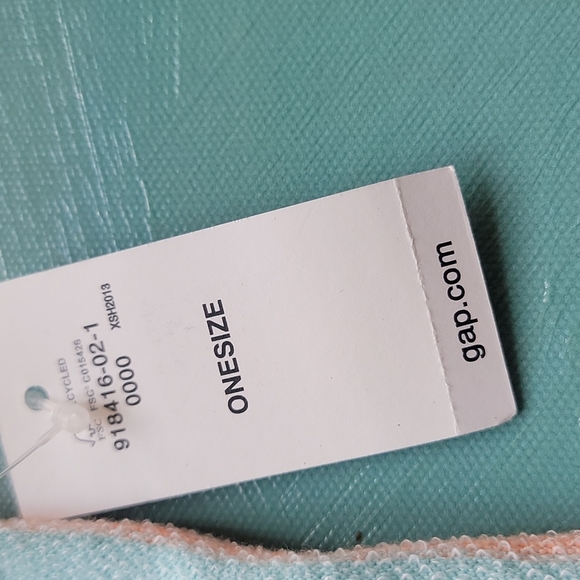 GAP Infinity Scarf - Picture 3 of 6